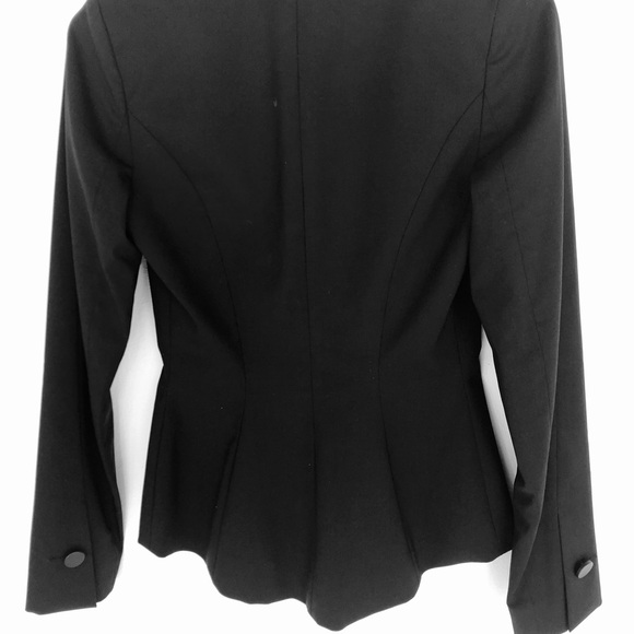 Structured Black Single-Button Tailored Blazer. Size 0 - Picture 12 of 14
